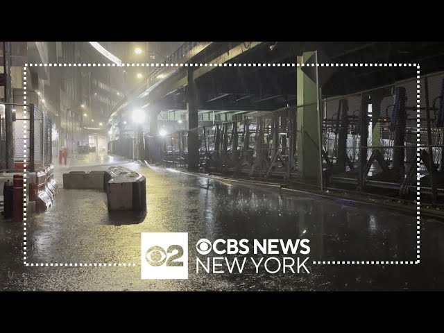 Strong winds blow through Howard Beach, Queens