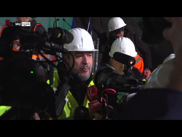 Tav, Salvini inaugura cantiere tunnel di base a Chiomonte