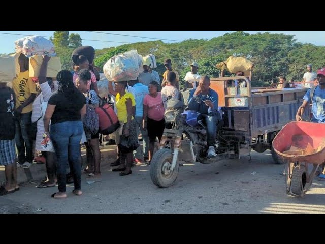 #SegundaEmisión| Tranquilidad y flujo masivo de vehículos en la frontera de Dajabón