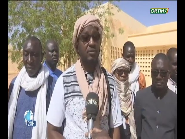 Kidal | Le gouverneur de Kidal Gal/Div. Elhadji AG GAMOU continue ses visites de prise de contact