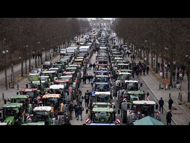 Angry German farmers drive their tractors to Berlin over diesel tax