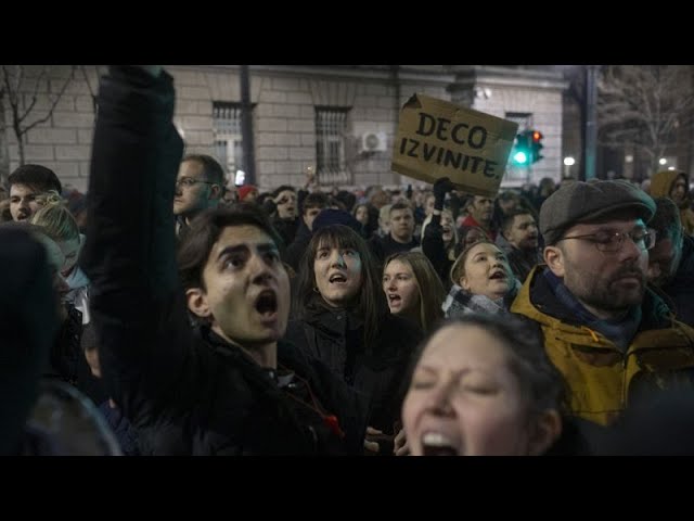 Betrug bei Wahlen in Serbien? Die Menschen skandieren ,,Vucic, Du Dieb!"