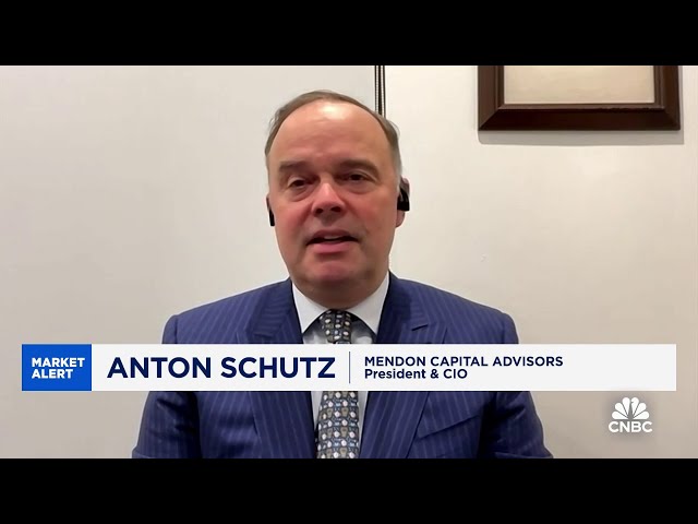 Lower rates are a boost to regional banks, says Mendon Capital's Anton Schutz