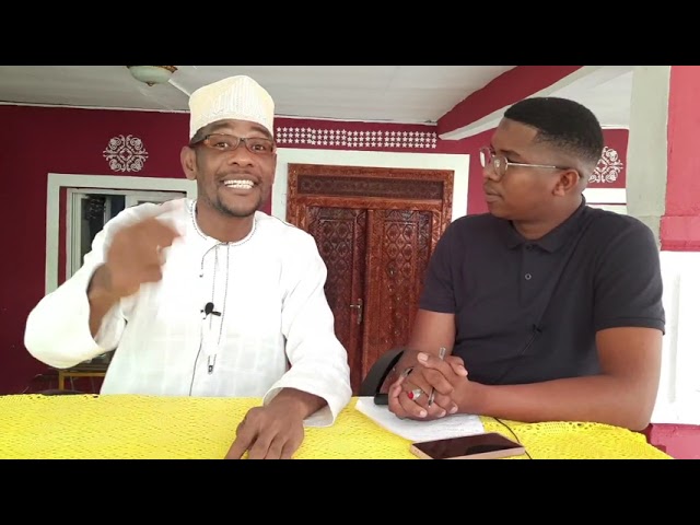 Agwa répond aux questions du journaliste Abdoulkarim