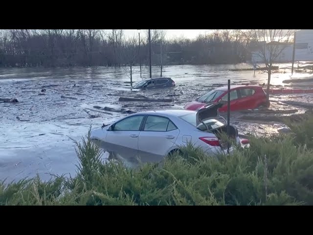 Cleanup underway after storm batters northeastern U.S.