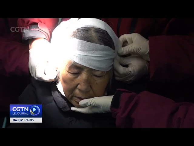 Chine : un hôpital de campagne est mis en place pour soigner les victimes dans le Gansu