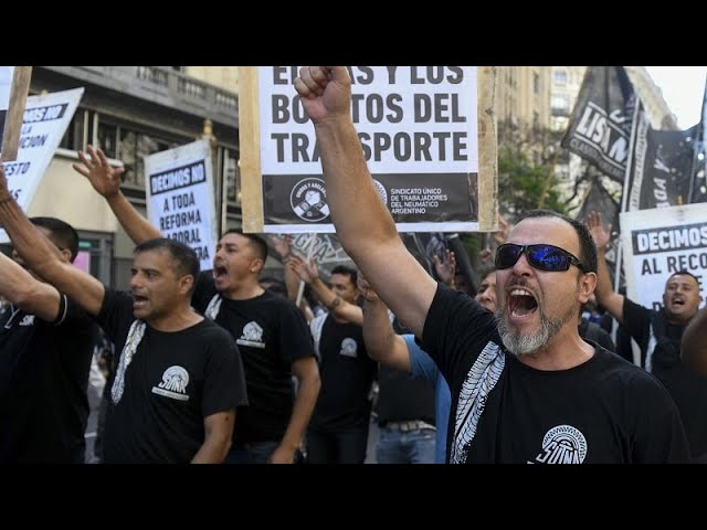 Protestas contra las medidas de Milei y contundentes anuncios económicos en Argentina