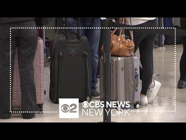 Holiday travel rush already in full swing at Newark Airport