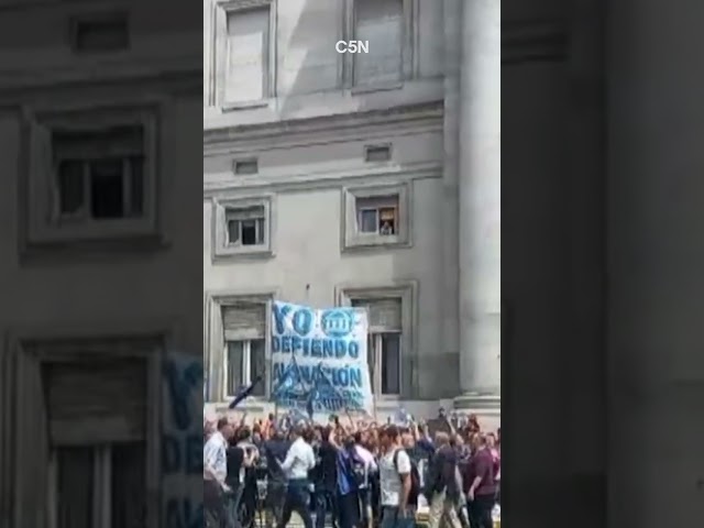 MARCHA de EMPLEADOS del BANCO NACIÓN en el MICROCENTRO PORTEÑO