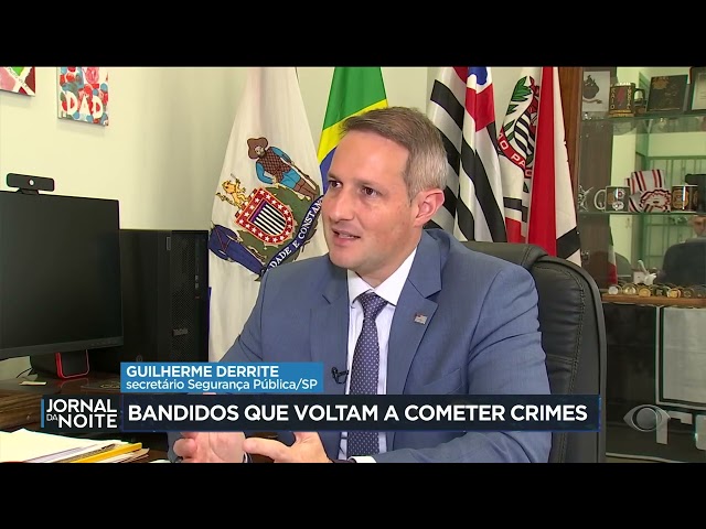 Bandidos que voltam a cometer crimes.