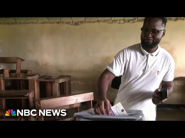 Democratic Republic of Congo extends election after first day of violence