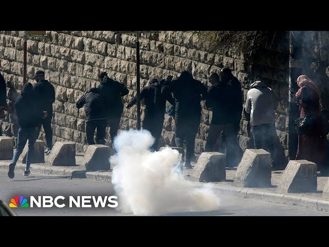 Israeli forces fire tear gas near Jerusalem's Al-Aqsa holy site