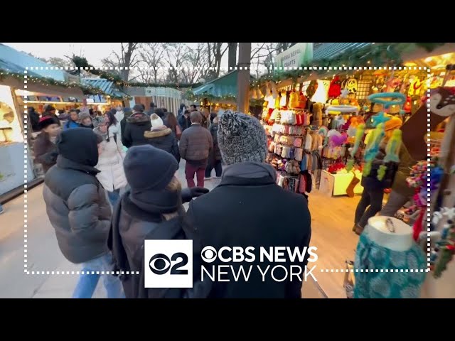 Stores busy with last-minute holiday shoppers