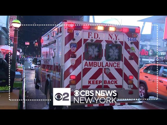 Man stabbed at 42nd Street-Port Authority subway station