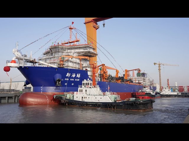 World's largest dual-fuel powered trailing suction dredger enters water