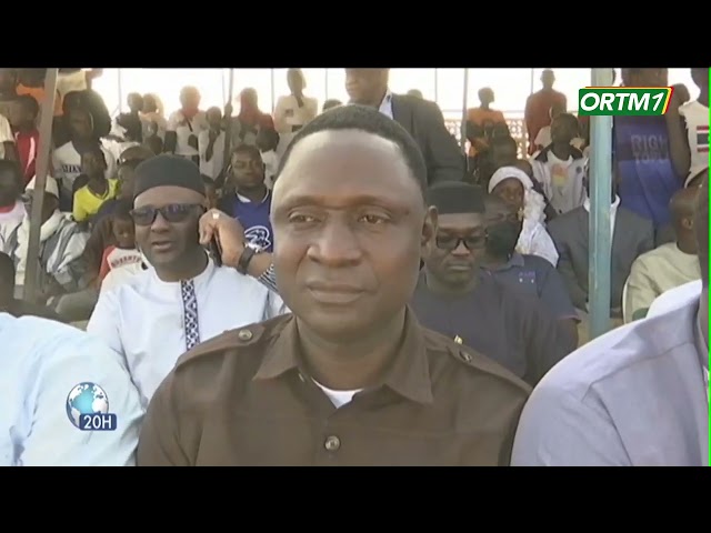 jeunesse | Dr. Choguel Kokalla MAÏGA a présidé le grand prix de la course hippique à Ségou