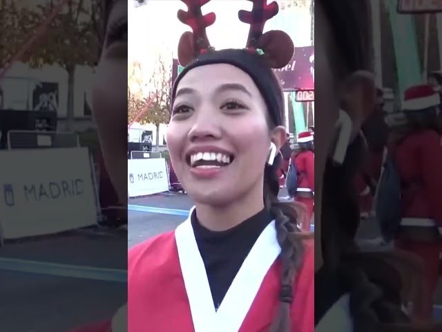 Madrid: Thousands take part in 4.5km Santa run for charity