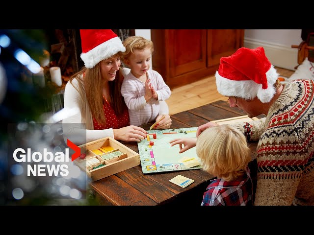 What are some fun, easy holiday activities to keep kids busy this season?