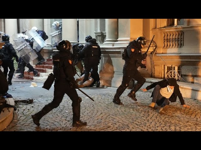 Schwere Ausschreitungen an Heiligabend in Belgrad