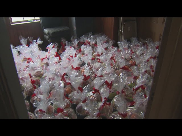 Christmas basket delivery is a 125-year-old tradition in Rockport