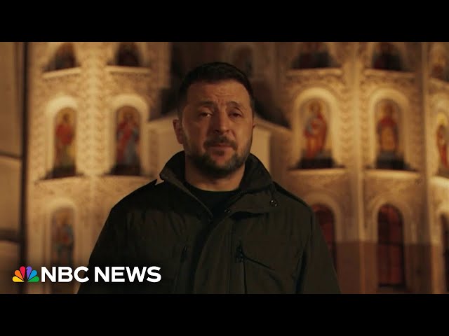 Ukraine battling Russian attacks as Zelenskyy struggles to secure more aid