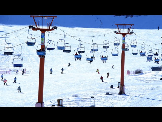 Winter sports fever boosts Xinjiang's economy and locals' welfare