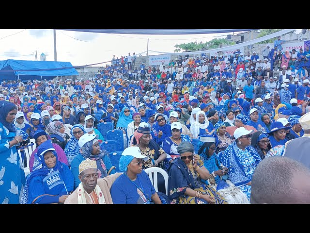 Meeting géant à Foumbouni : Belou a montré ses muscles