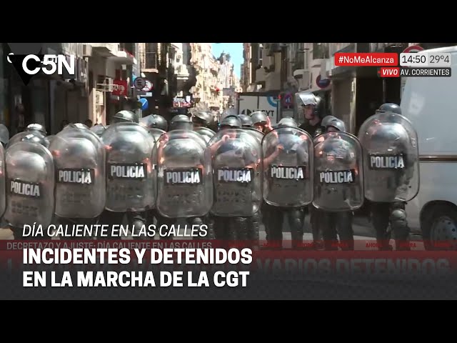 TENSIÓN y CORRIDAS entre MANIFESTANTES y la POLICÍA en la MARCHA de la CGT