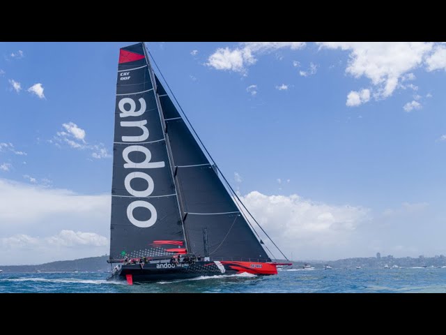 Andoo Comanche leading the Sydney to Hobart race