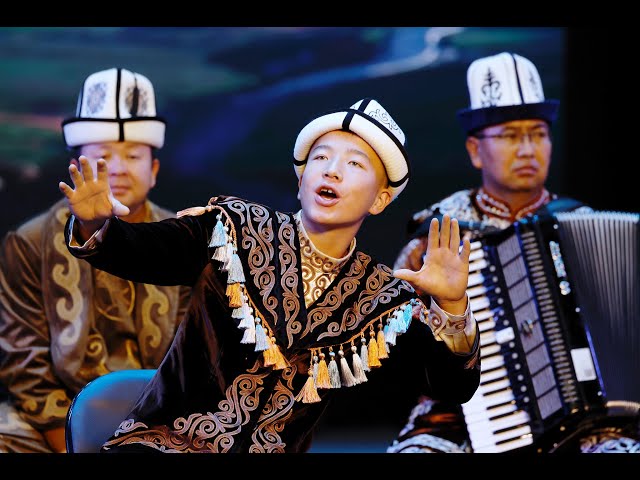 Young Kirgiz talents in Xinjiang inherit the epic of Manas