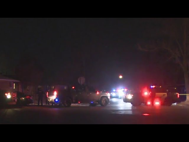 Teenager shot in Aurora