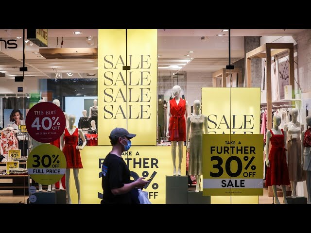 Boxing Day sales could extend as retailers report low levels of trading