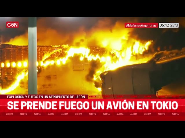 SE INCENDIA un AVIÓN en el AEROPUERTO de TOKIO