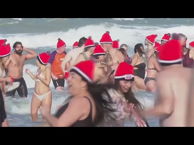 NO COMMENT | 10.000 personas dan la bienvenida al nuevo año con un gélido baño en el mar del Norte