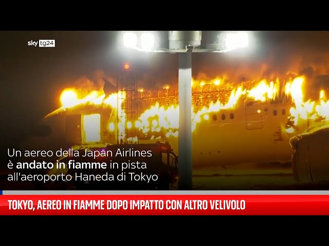 Tokyo, aereo in fiamme dopo impatto con altro velivolo