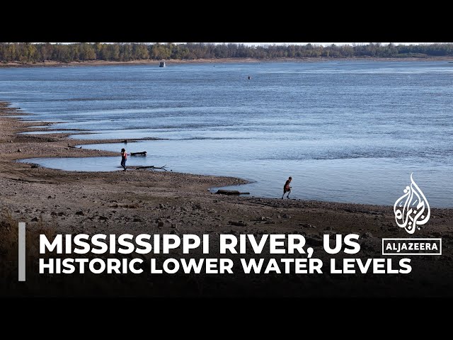 US drought historic low water levels on Mississippi river