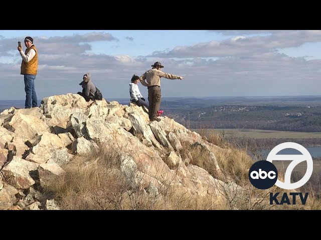 Caught on Camera: Arkansans embracing New Year with 'First Day Hikes' at Pinnacle Mountain