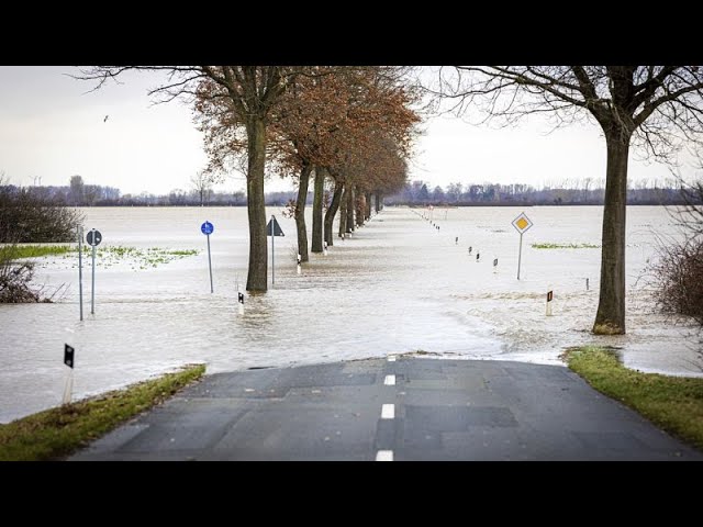 ⁣Westeuropa unter Wasser: Dauerregen verschärft die Lage