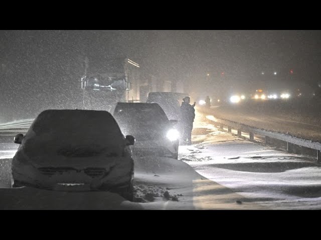 Übernachten bei minus 40 Grad: Schneesturm auf der E22 in Schweden