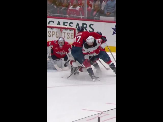 UNBELIEVABLE Spinning Backhand Goal 