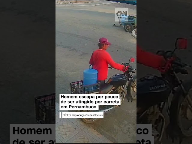 Shorts - Homem escapa por pouco de tombamento de carreta