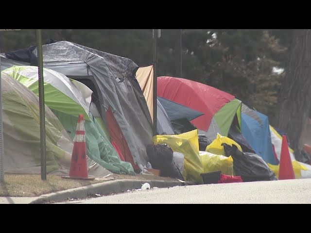 Migrant advocates seek tents, donated gear from swept encampment