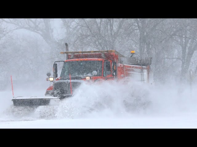 Winter storm barreling towards US East Coast