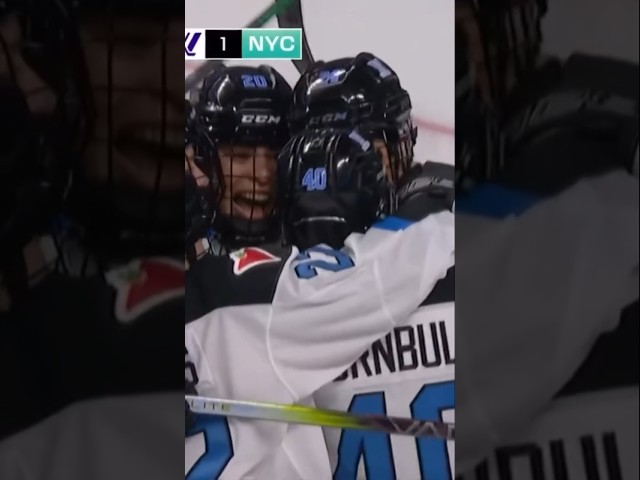 NATALIE SPOONER SCORES PWHL TORONTO’S FIRST EVER GOAL! 