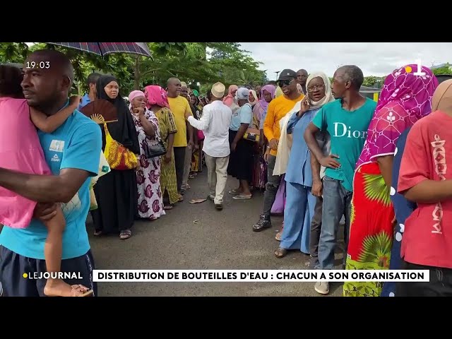 Distribution de bouteilles d'eau : chacun a son organisation