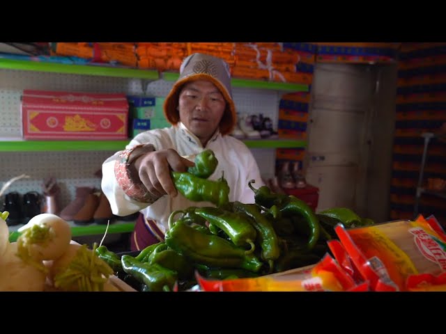 Fresh fruits, vegetables delivered to remote villages in SW China's Xizang