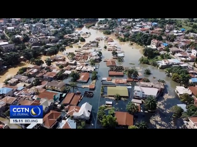 ⁣RDC：des centaines de familles fuient leurs logements inondés dans certains quartiers de Kinshasa