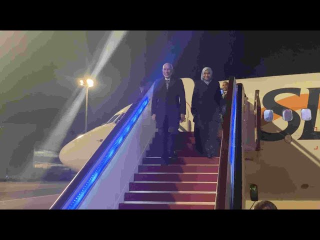 Le président maldivien arrive à Beijing