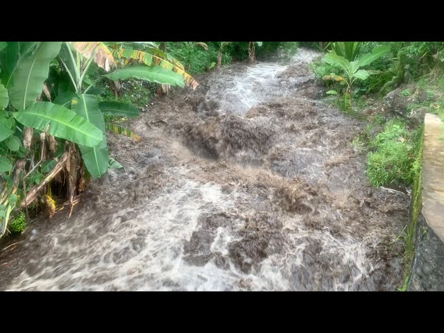 La plus grande rivière d'Idjinkoundzi après les fortes pluies