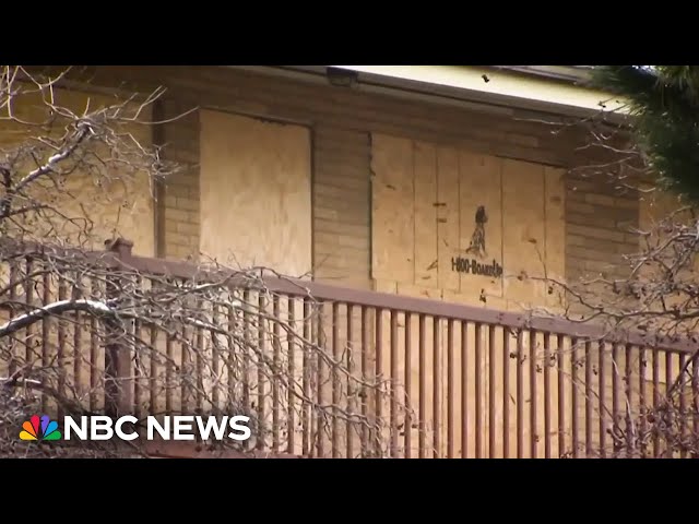 Chicago residents claim apartments were boarded up while they were inside